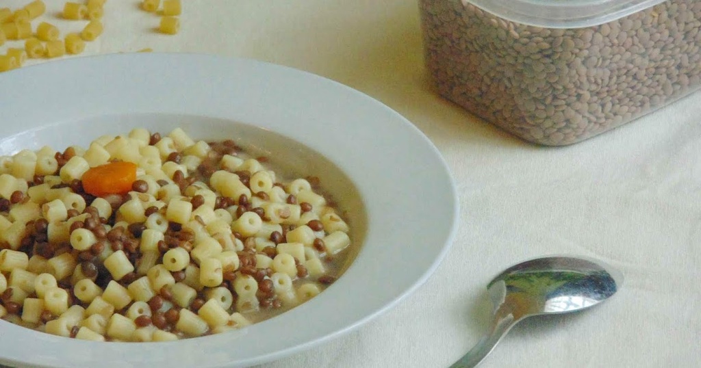 Bouillon de pâtes aux lentilles vertes